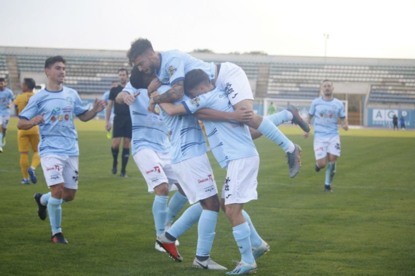 La plantilla celeste mantiene la ilusión de poder afrontar los play off de ascenso
