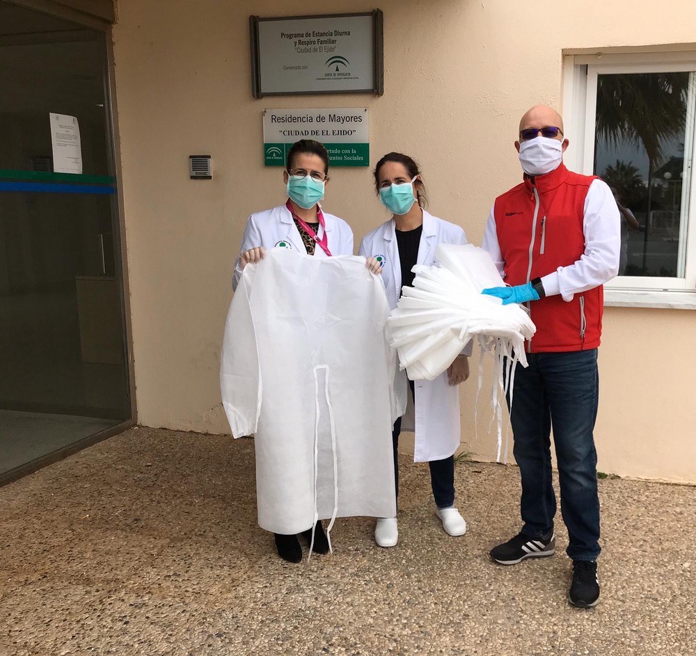 Muebles RomeroHogar dona equipamiento de protección a profesionales sanitarios y a la Residencia de Ancianos de El Ejido