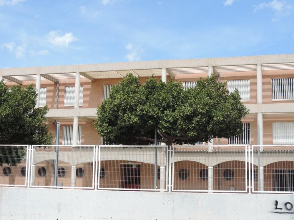 Vecinos de La Aldeílla se unen para ayudar a una mujer cuando uno de sus cinco hijos vendía su Play Station para poder comer