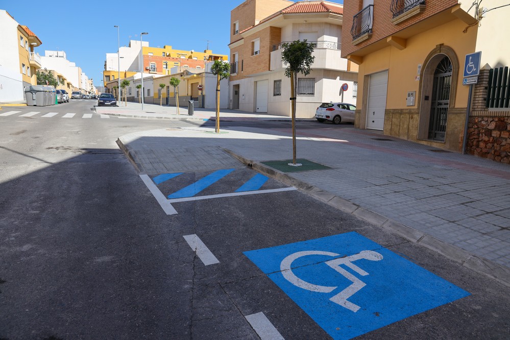 Finalizan las obras de ordenación de las calles Mira Maeso y Carrera San Isidro