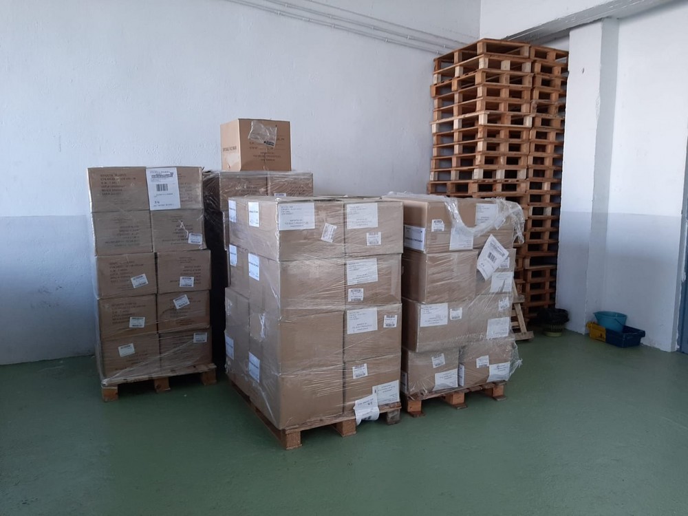 Almería recibe 221.000 mascarillas para nodos de transporte, municipios y entidades sociales