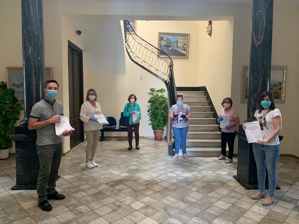  El Ayuntamiento de Berja acerca el material de psicoestimulación a los mayores