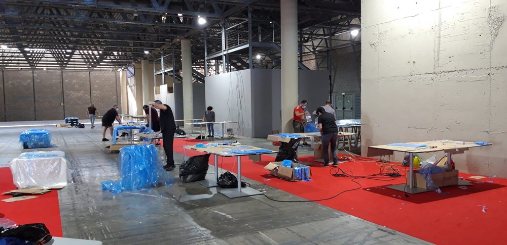 La Cámara de Comercio cede a los voluntarios de #Sitúcaesyocaigo el Palacio de Exposiciones para la confección de EPIs