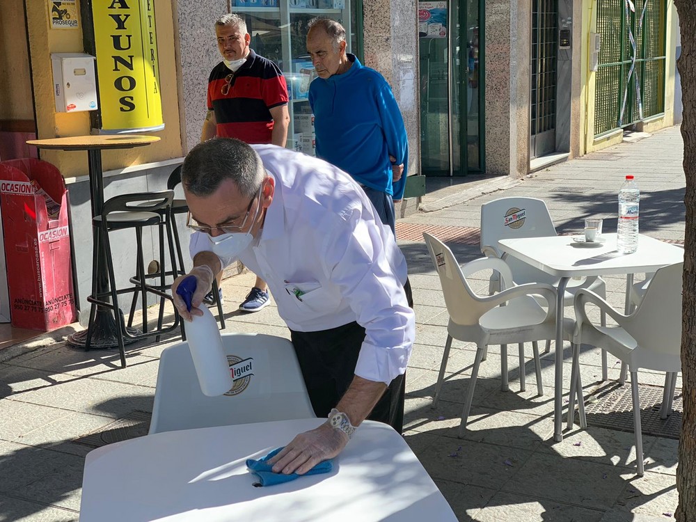 Bonilla muestra su apoyo al comercio minorista local y les agradece el esfuerzo en el regreso a la actividad