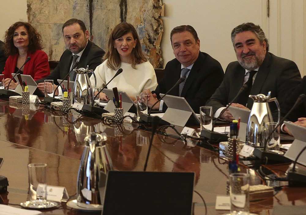 La decisión de la ministra de Trabajo de enviar inspectores a buscar 'esclavos' en el campo indigna al sector agrario