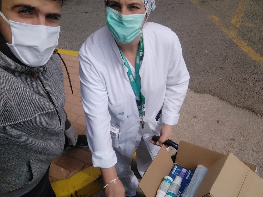 El Centro de Pilates Contrology Center de Almerimar muestra su solidaridad con varias donaciones de material de protección e higiene para el Hospital de Poniente