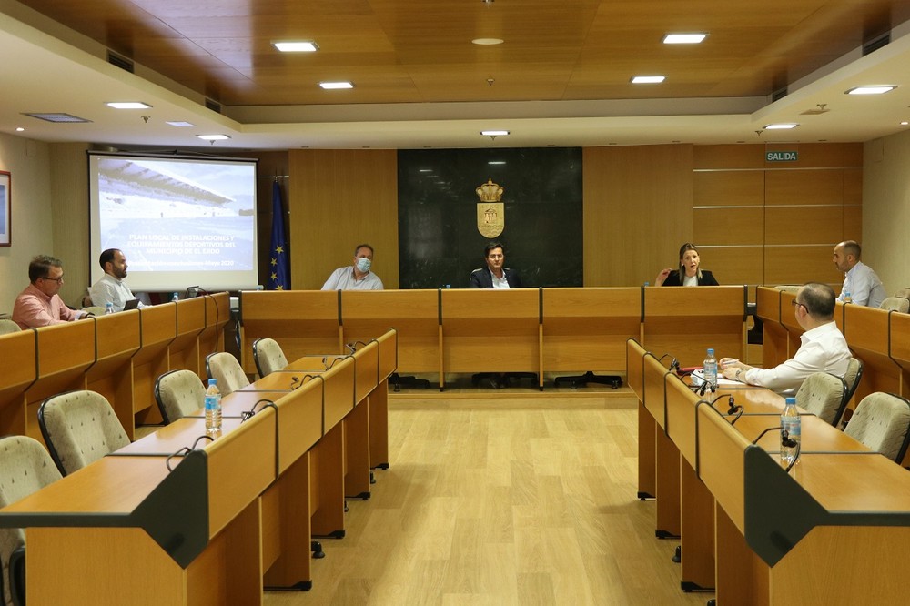 El Gobierno local ejidense presenta a la oposición su Plan Local de Instalaciones y Equipamientos Deportivos