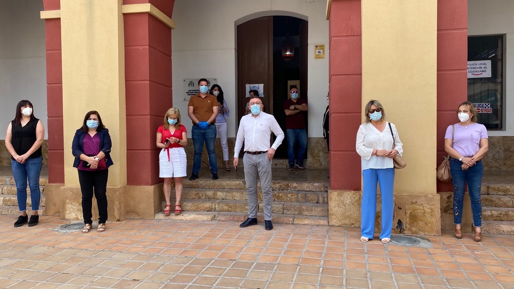 El Ayuntamiento de Berja guarda un minuto de silencio en memoria de las víctimas del coronavirus