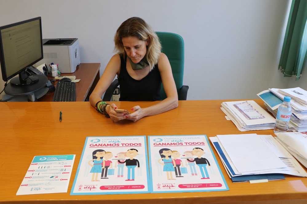 Comerciantes y hosteleros de El Ejido pueden convertir sus servicios y propuestas en códigos QR