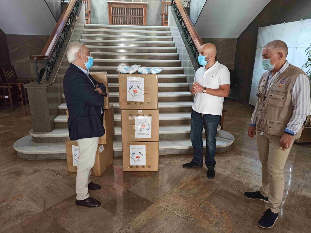 El Gobierno distribuye en Almería medio millón de mascarillas para reforzar la compra de la Junta y facilitar su reserva estratégica