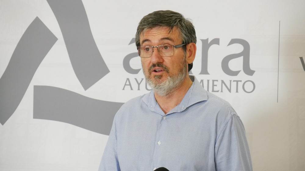 Manuel Cortés anuncia la redacción del proyecto para construir un parking subterráneo en el Puerto de Adra