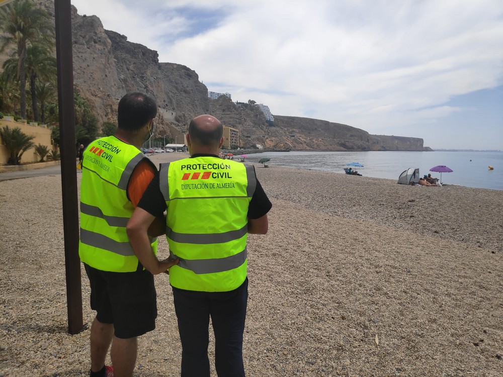Diputación elabora un plan de contingencia de playas frente al COVID-19 para la costa de Balanegra y Enix
