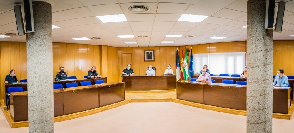 Roquetas de Mar establece los protocolos de seguridad de sus playas y paseos, por los que velarán 200 trabajadores