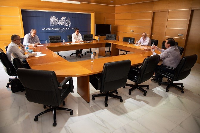 La Junta de Portavoces ejidense se reúne para abordar cuestiones relativas a la educación y el empleo, así como las próximas convocatorias de órganos de gobierno