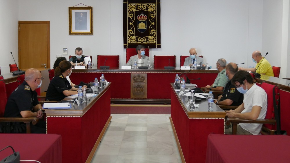 La Junta Local de Seguridad del Ayuntamiento de Adra destaca la ausencia de incidencias en la noche de San Juan