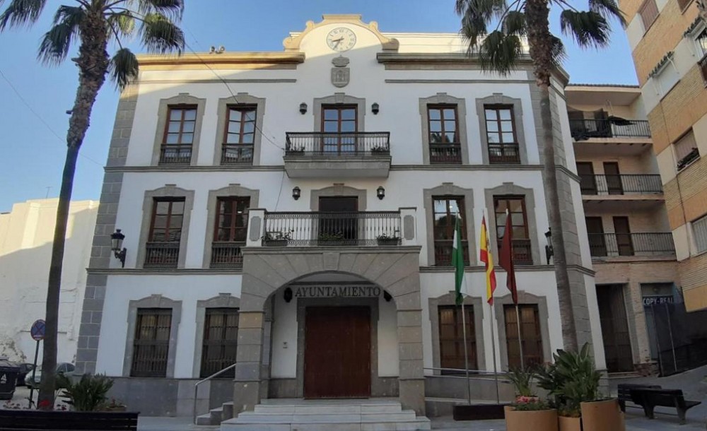 El Ayuntamiento de Adra ampliará la red de comercios que atienden a las familias desfavorecidas