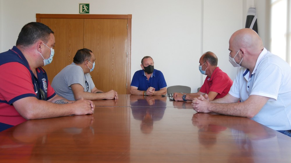 Adra acuerda mantener la limitación de puestos y aforo en el mercadillo por seguridad