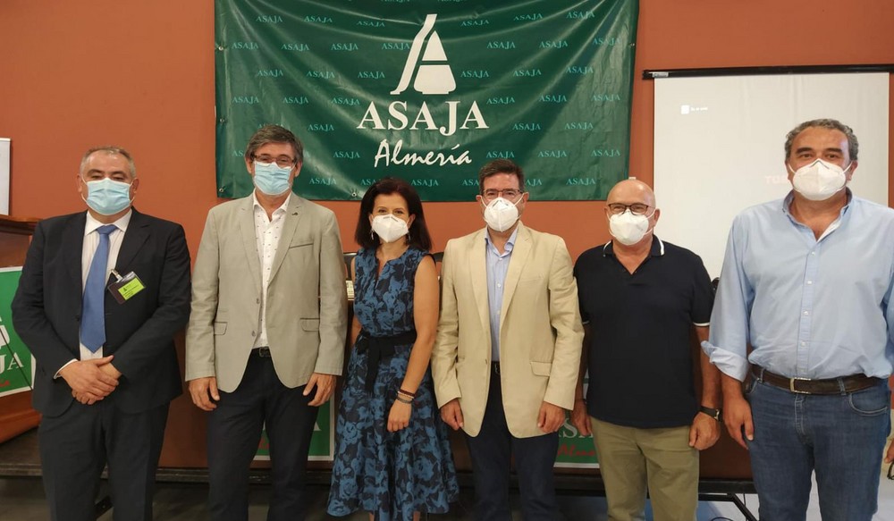 Cortés apunta al aprovechamiento del agua y la gestión sostenible de residuos como “retos” de la agricultura