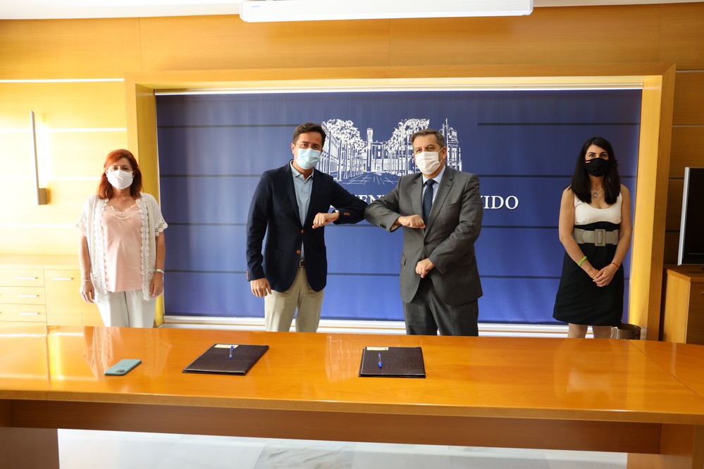 Ayuntamiento y Agencia Pública Empresarial Sanitaria Hospital de Poniente firman un convenio de colaboración para desarrollar un programa de intervención sociosanitaria