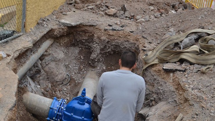 Los servicios de fontanería del Ayuntamiento de Vícar solventaron en julio más de un centenar de incidencias