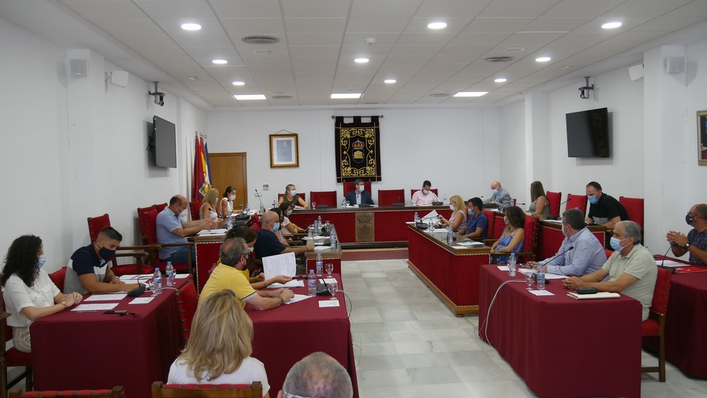 Adra rechaza reducir los días de pesca en 2020 para “mantener” el empleo de la flota de arrastre