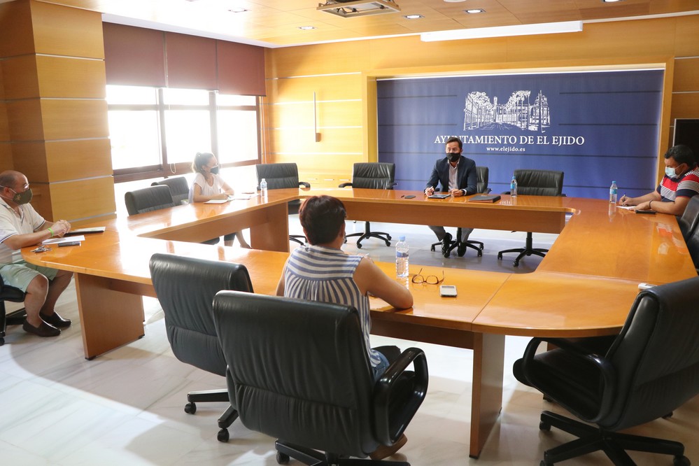 La Junta de portavoces repasa todas las actuaciones que se vienen realizando desde el inicio de la pandemia y las medidas implementadas por el Ayuntamiento para evitar nuevos contagios por COVID-19, c