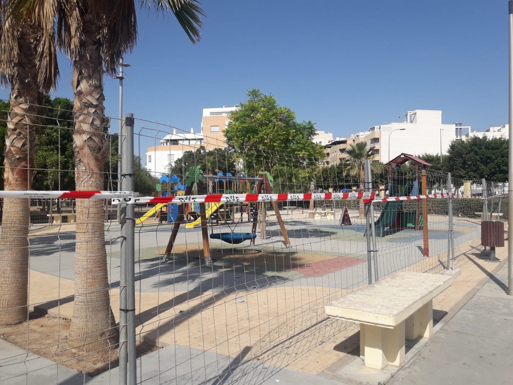 El Ayuntamiento de El Ejido precinta parques y zonas deportivas al aire libre para evitar nuevos contagios por COVID-19