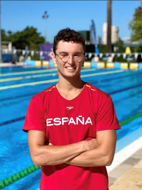 Manu Martos logra tres medallas en el Meeting de Loulé
