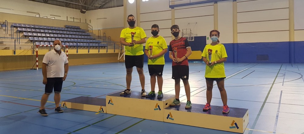 El torneo de bádminton ‘Ciudad de Adra 2020’ finaliza con una intensa entrega de premios