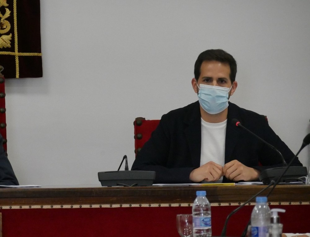 Crespo afea al PSOE de Adra que no apoye bajar el IVA de mascarillas y asegura que las familias vulnerables las tienen garantizadas