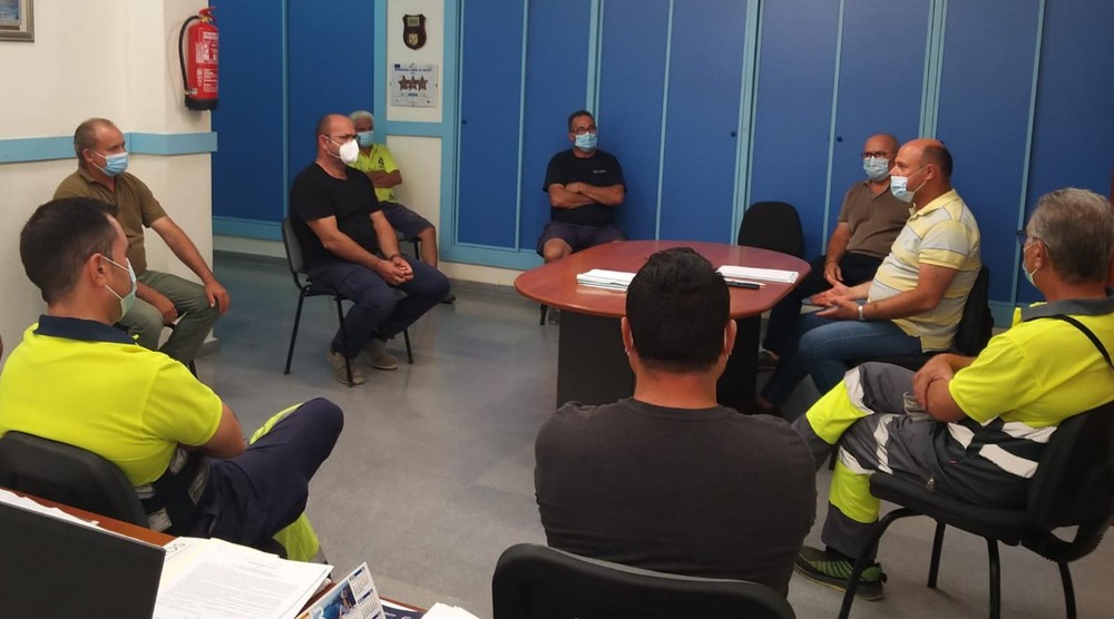 Los mantenedores de colegios se involucran en el protocolo anti-Covid para garantizar la seguridad