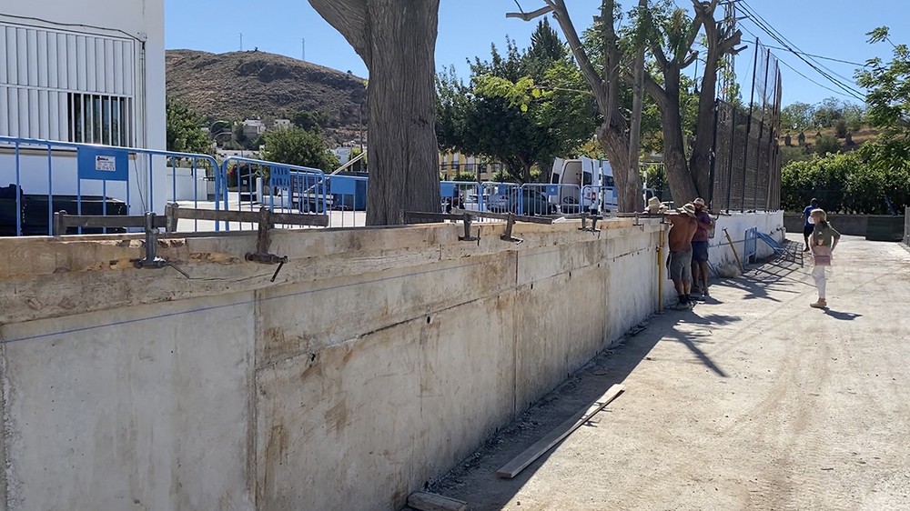 El Ayuntamiento de Berja prepara los colegios para la vuelta a clase