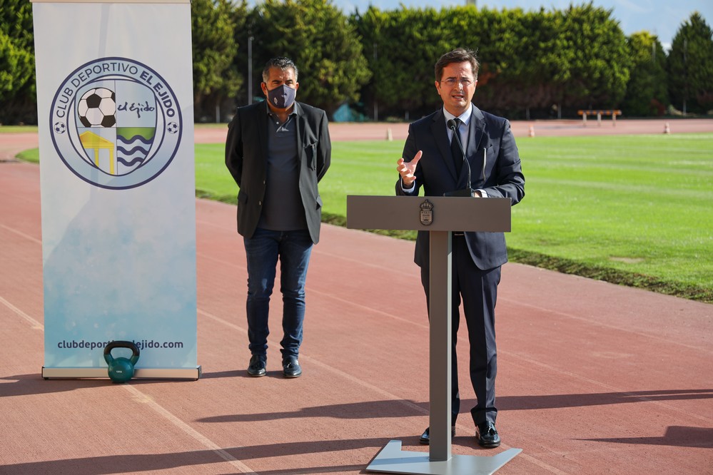 El alcalde de El Ejido explica las medidas frente al Covid-19 que implementa el Ayuntamiento en materia deportiva y sobre la ‘vuelta al cole’
