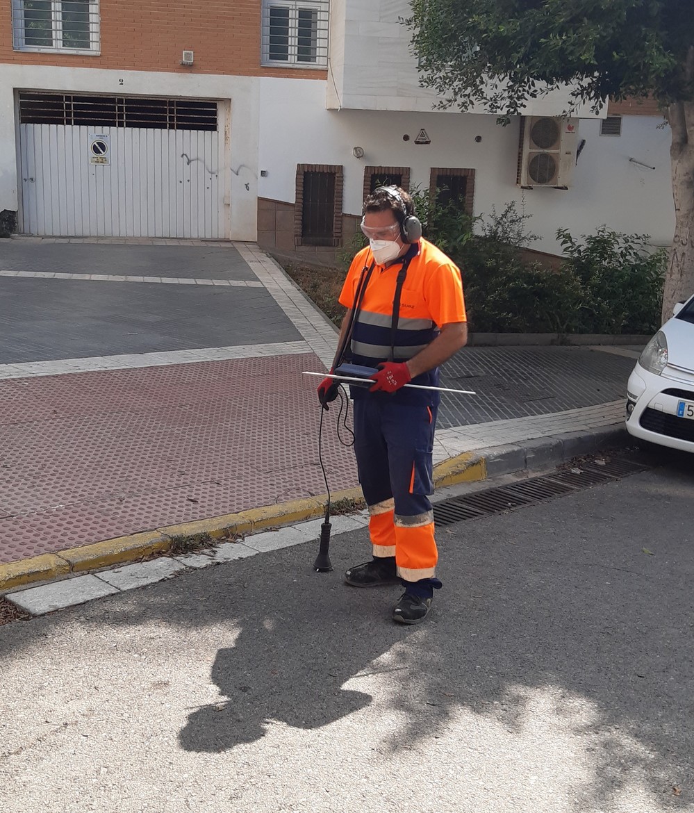 El Ayuntamiento de Adra mejora la búsqueda de fugas de agua con equipos de ultrasonido
