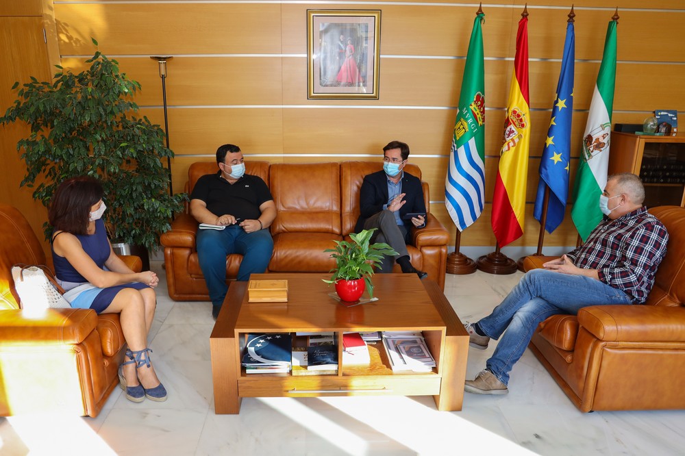 El alcalde de El Ejido y ASAJA Almería destacan el gran trabajo del sector agrario ante la situación de crisis sanitaria