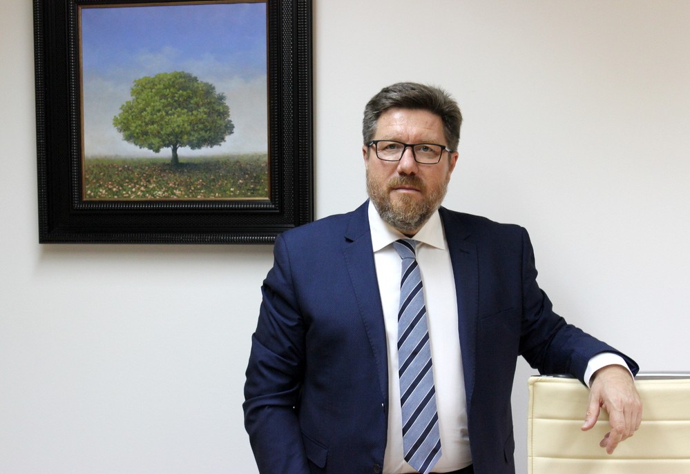 El PSOE-A exige a Moreno el cese de Amat “por dignidad y decencia política” tras firmar un convenio urbanístico que permitió el enriquecimiento ilícito de una empresa a costa del dinero público