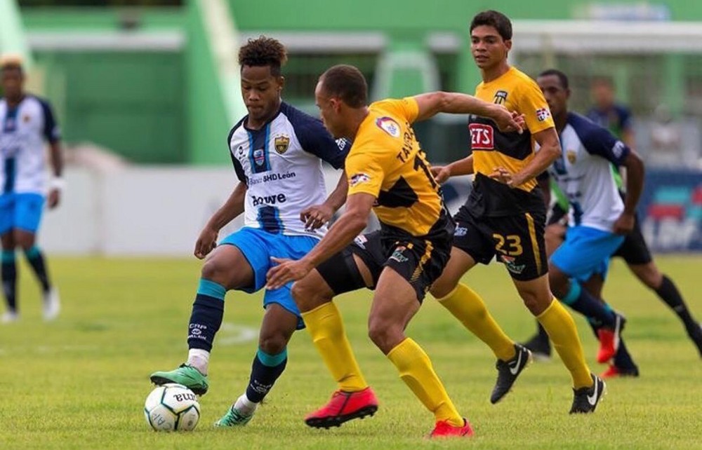 El CD El Ejido firma al atacante  dominicano Ronaldo