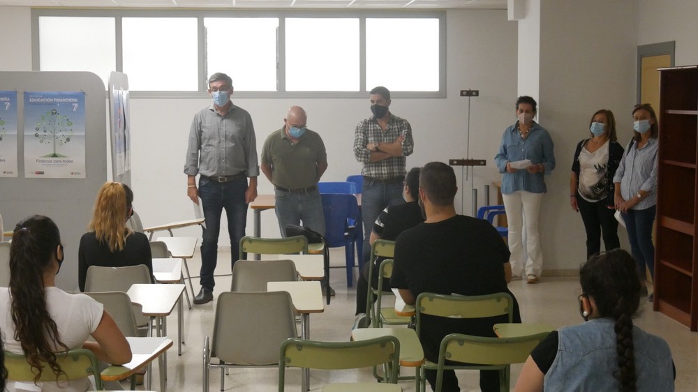 Adra recibe las primeras incorporaciones del Plan Aire para reforzar los servicios básicos