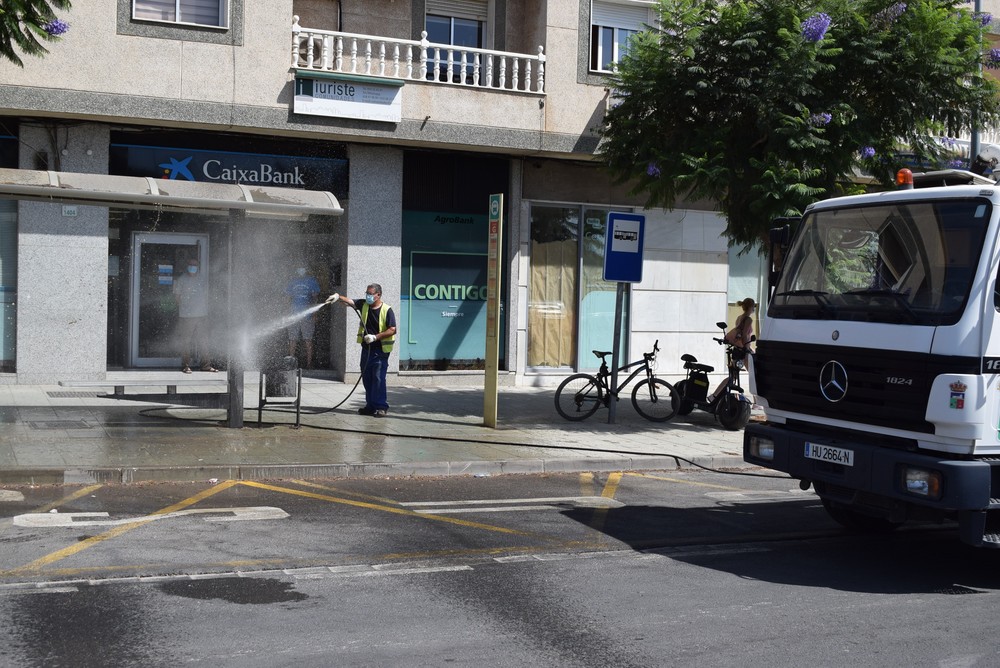 Vícar mantiene su plan de lucha contra el COVID-19 y valora su participación en el Programa 'Cerca' de la Diputación