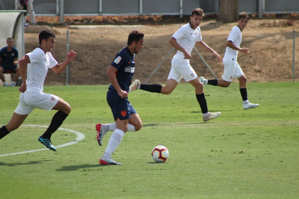 El Berja CF refuerza su delantera con Manolo Hita