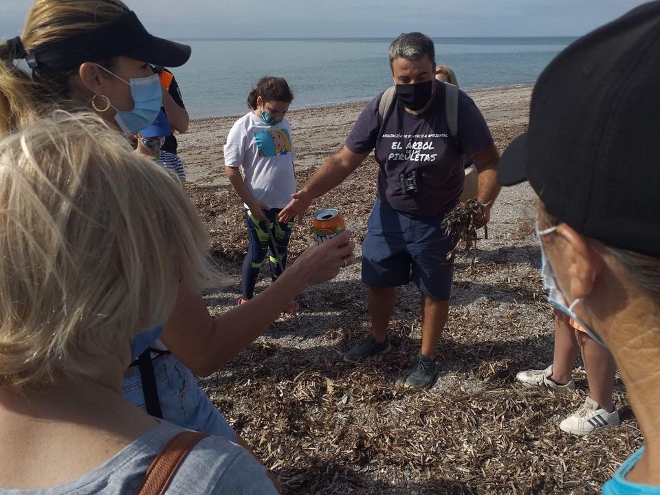 Una ruta por Punta Entinas para concer la flora y fauna del paraje natural