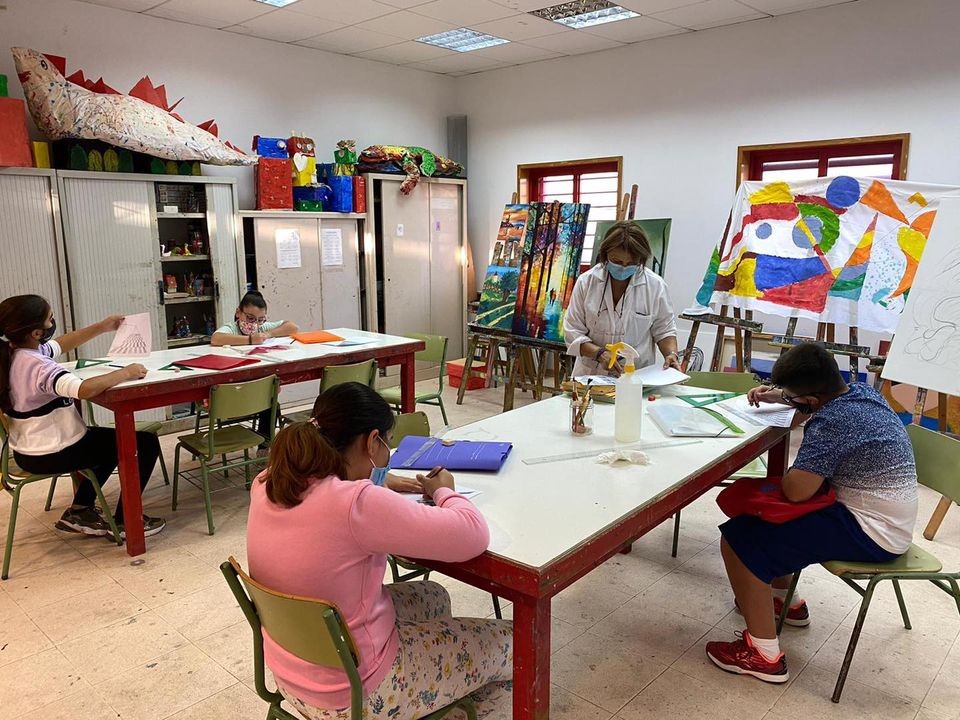 Las actividades permanentes culturales de Vícar hacen de su nueva temporada un homenaje al dibujante Quino y a su 'Mafalda'