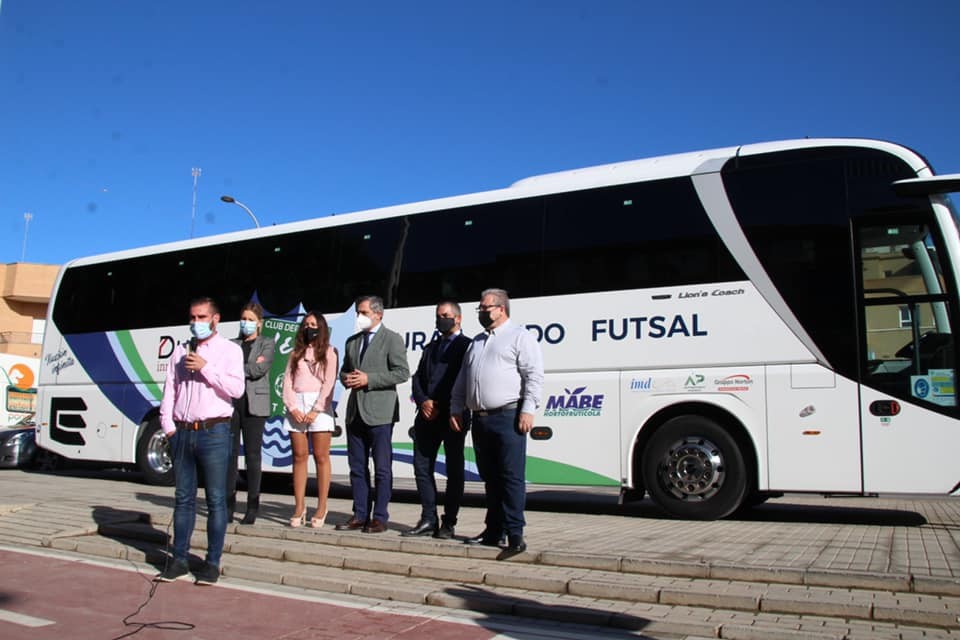Durán Ejido Futsal presenta el autobús con el que viajará esta temporada