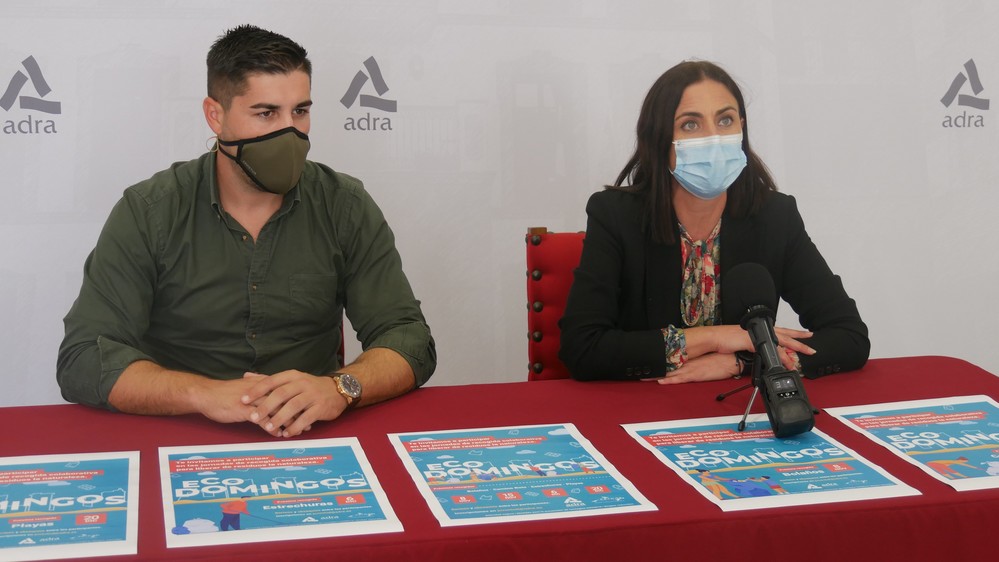 Adra se vuelca en la limpieza de los espacios naturales con la iniciativa ‘Ecodomingos’