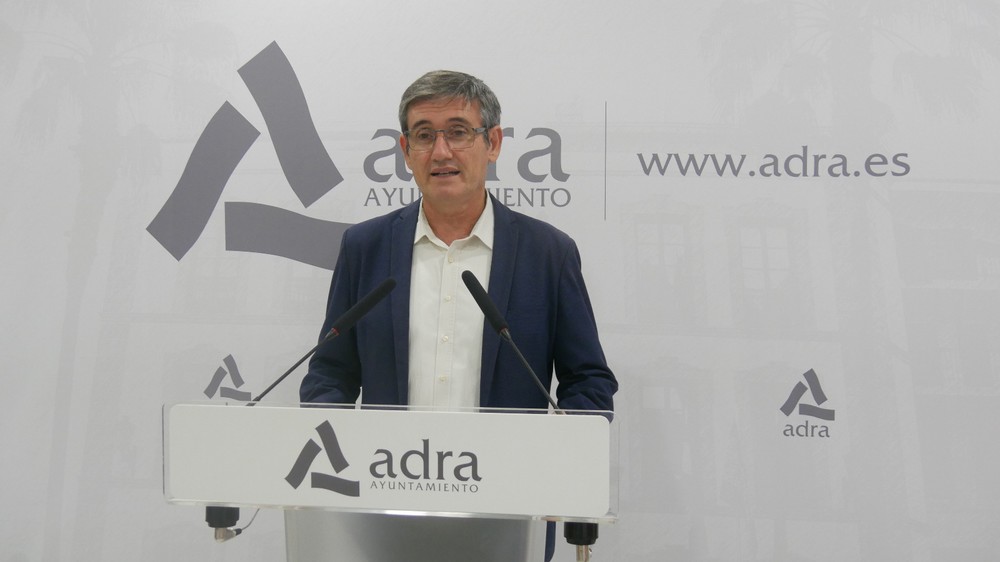 Manuel Cortés anuncia nuevas medidas para frenar el avance de la pandemia en Adra
