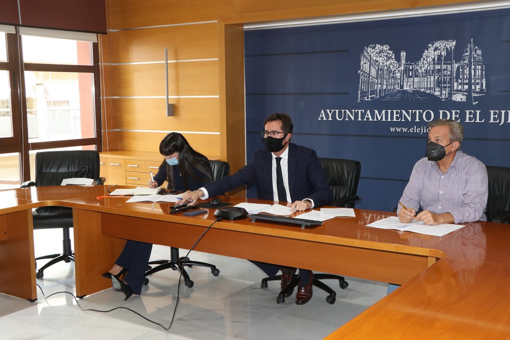 El Ejido busca la vía administrativa para conseguir agilizar los plazos de desalojo de viviendas oKupadas