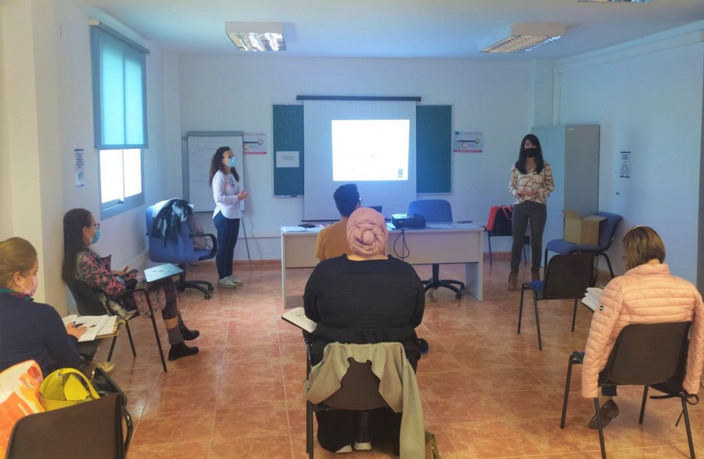 El CIE de El Ejido celebra un curso de manipulador de alimentos