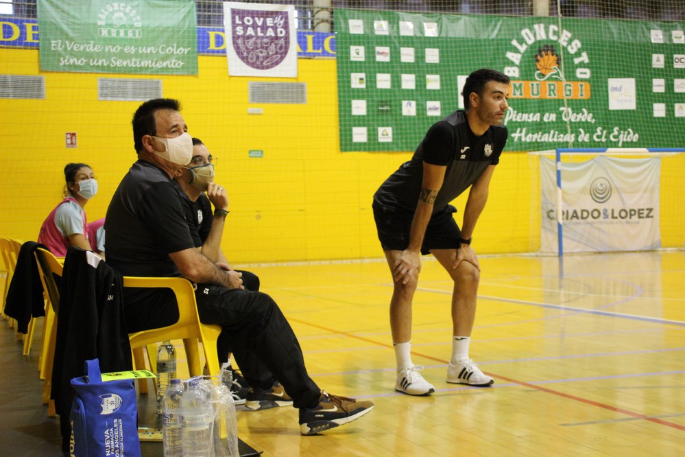 El sénior femenino visita Fines en busca de la segunda victoria