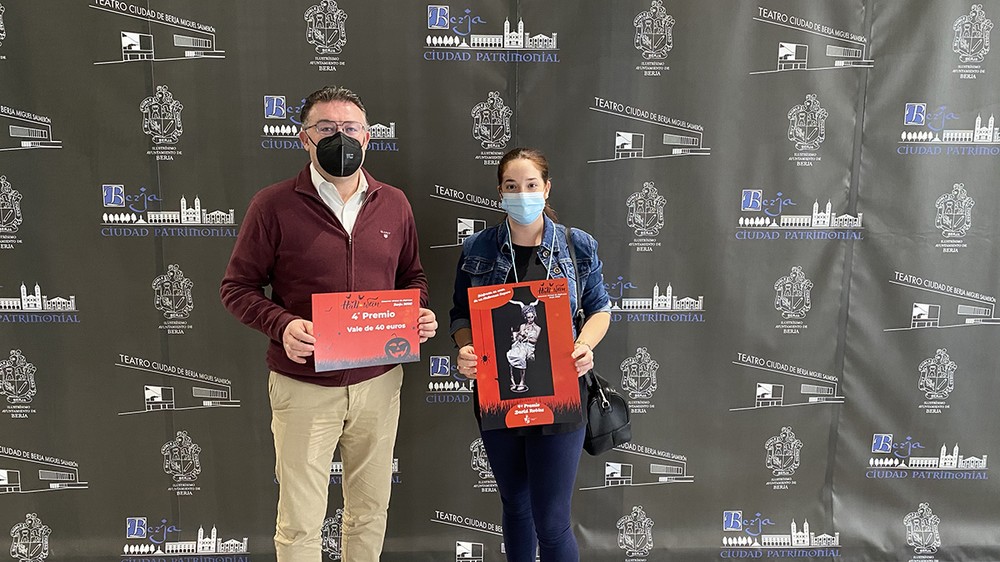Berja entrega los premios del concurso virtual de disfraces de Halloween