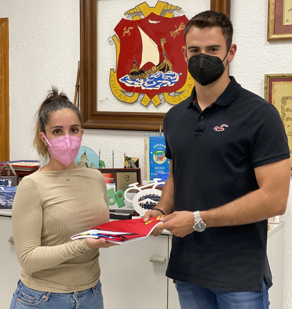 El Ayuntamiento de Dalías, nuevo sponsor del golfista profesional daliense, José Rogelio Ortega